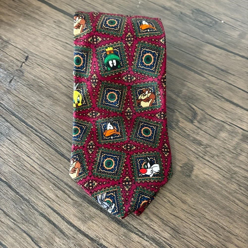 Vtg Looney Tunes Men’s‎ Tie 1994 Daffy Tweety Taz Bugs Marvin Sylvester Burgundy